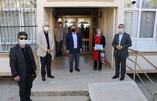 Edremit Belediyesinden üniversite adaylarına tablet...