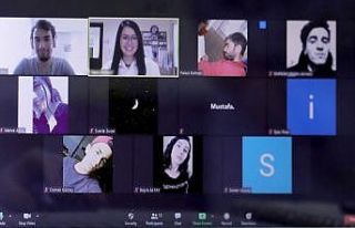 Eğitim İçin El Ele Projesi’nde online ders