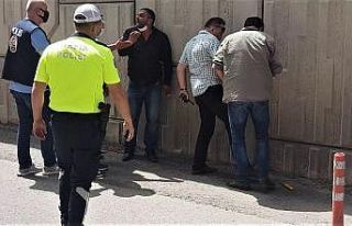 Ehliyetsiz sürücü sokağa çıkma kısıtlaması...