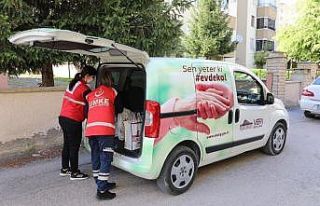 Elazığ’da Vefa ekibi badem şekeri ve ışkınla...