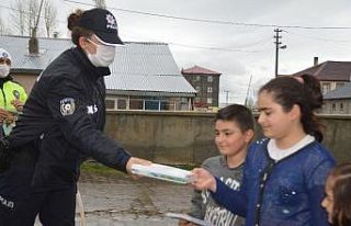 Eleşkirt Emniyetinden çocukları sevindiren ziyaret