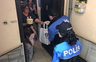 Emekli polis müdürünün annesine ’Anneler Günü’...