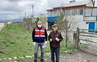 Engelli ve yaşlı aylıkları evlerinde ödendi