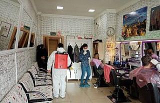 Erciş’teki berber ve kuaför salonları dezenfekte...