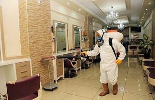 Erdemli’de 130 berber ve kuaför dezenfekte edildi