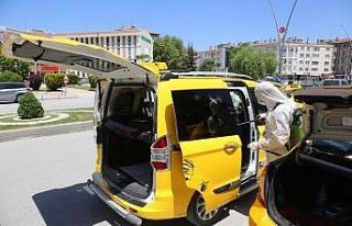 Ereğli Belediyesi ticari taksileri dezenfekte etmeye...