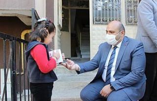 Erzurum’da çocuklara bayram sevinci ‘Arafalık’la...