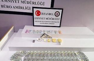 Esenyurt’te durdurulan otomobilde sahte 9 bin dolar...