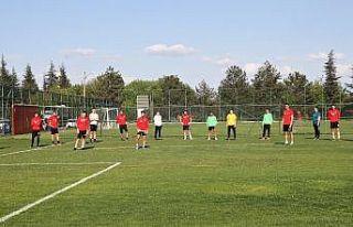 Eskişehirspor antrenmanlara başladı