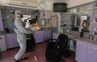 Esnaf dostu Kepez’den berber ve kuaförlere destek