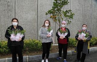 Eyüpsultan’da sağlık çalışanı annelere sürpriz...