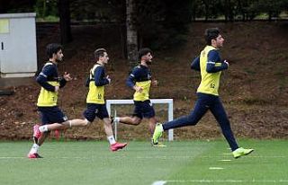 Fenerbahçe’de antrenmanlar sürüyor