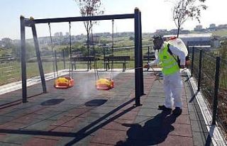 Gebze’de parklar çocuklar için dezenfekte ediliyor