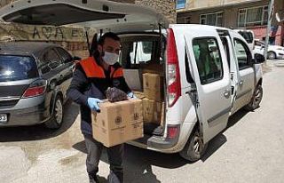 Gemlik Belediyesi’nden binlerce erzak paketi desteği