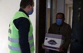 Gerede Belediyesi, ihtiyaç sahiplerine erzak kolisi...