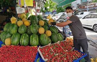 Gıda satan iş yerlerinin 6 saatlik mesaisi başladı
