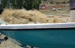 Gölde yakalanan kaçak ağ imha edildi