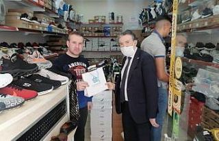 Gönül Elçileri salgında da esnafın yanında