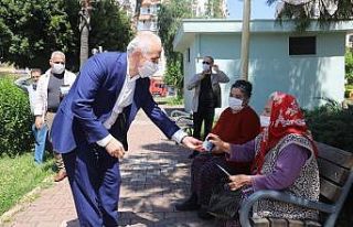 Gültak, parklara akın eden yaşlı vatandaşlarla...