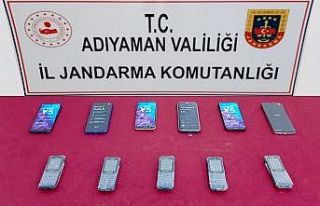 Gümrük kaçağı cep telefonları ele geçirildi