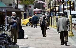 Gümüşhane’de 65 yaş üzeri vatandaşlar çarşıya...