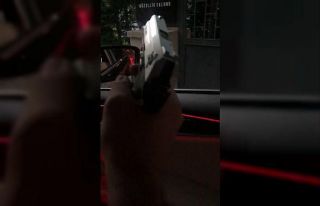 Güzellik merkezini kurşunladı, o anları kameraya...