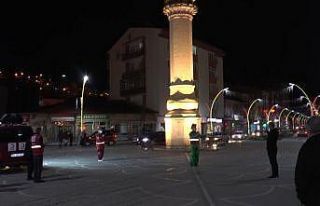 Hacivat Karagöz oyunu bu sene sokakta sahnelendi