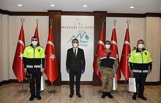 Hakkari’de başarılı trafik memurları ödüllendirildi