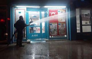 Hakkari’de gece yarısı caddeler yıkandı