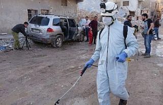 Halep’te siviller enkaz yığınları arasında...