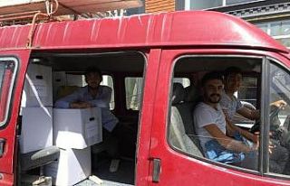 Harçlıkları ve burs paraları ile 55 aileye gıda...