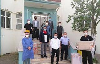 Hayırsever ilçe esnafından hastaneye televizyon...