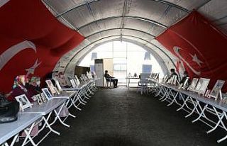 HDP önündeki ailelerin evlat nöbeti 246’ncı...