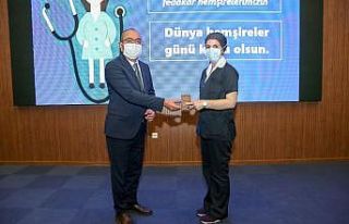 Hemşirelere anlamlı hediye