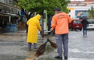 Herkes evinde, onlar evde kalanlar için mesaide