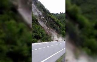 Heyelan riski oluşturan kayalar kontrollü bir şekilde...