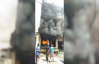 Hindistan’da boya dükkanında yangın: 4’ü çocuk,...