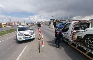 Horasan ilçe jandarma trafik ekiplerinden Trafik...