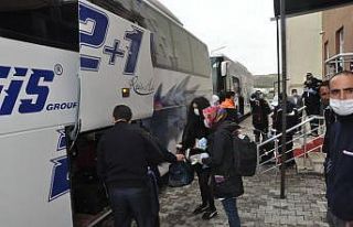 İrlanda’dan Kars’a gelen 115 kişi ailelerine...