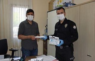 İş adamı Emniyet Müdürlüğü’ne 20 bin adet...