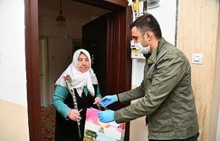 Isparta Belediyesi anneleri unutmadı