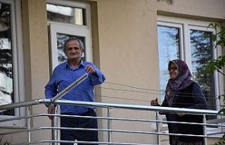 Isparta’da vatandaşlar site içerisinde spor yaptılar