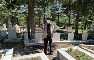 Isparta’da yaşlılar 4 saatlik izinde kabristanlık...