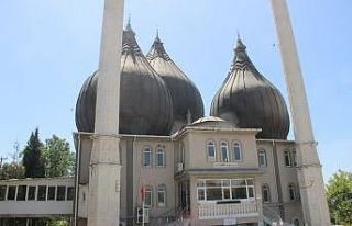 İzmir’de camilerden korsan müzik yayınına tepkiler...