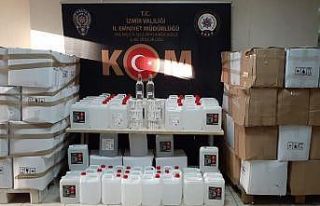 İzmir’de iki ayrı depoya baskın: Yaklaşık 8...