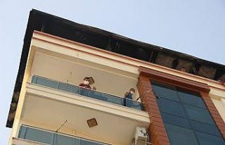 İzmir’de korkutan yangın: Patlama sesi paniğe...