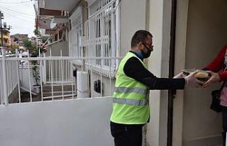 İzmit’te binlerce kişi iftar yemeği bağışında...