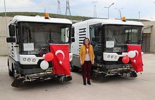 İzmit’te temizlik araçları kadın şoförlere...