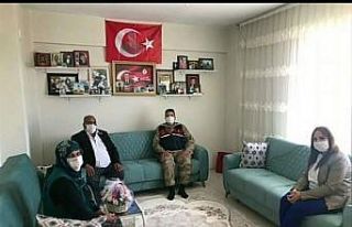 Jandarma’dan Anneler Günü hassasiyeti