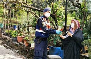 Jandarmadan annelere sürpriz